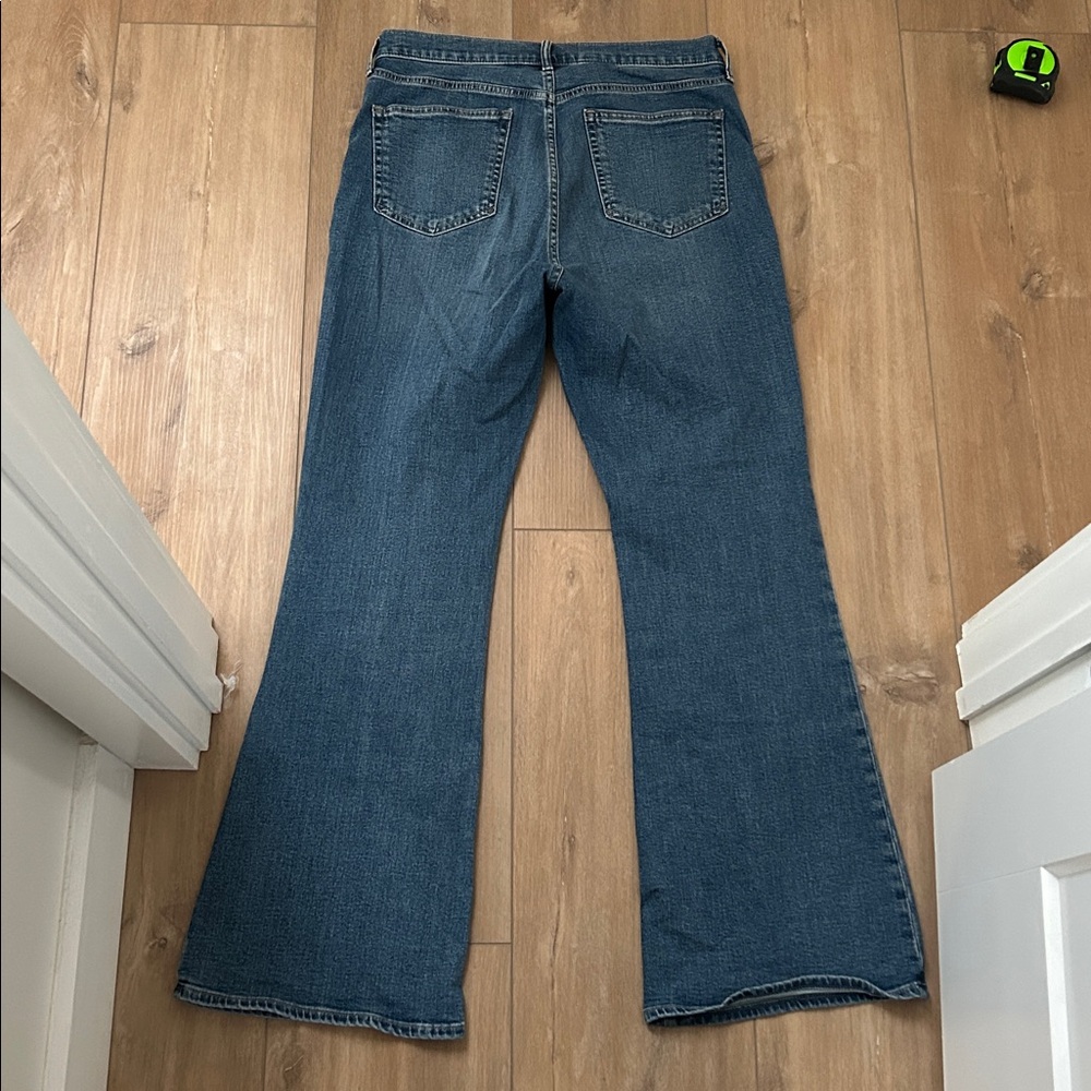 NWOT - GAP 70’ Flare High-Rise Jeans - Picture 5 of 15